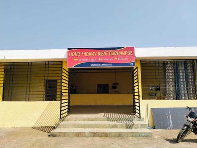 Hotel O Midwaytreat Burhanpur