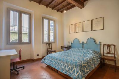 Classic Apartment 2 steps from the Duomo