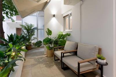 Phaedrus Living Kolonaki Maple Residence