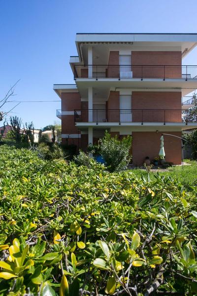Marcelli, trilocale con terrazzo a due passi dal mare - M046