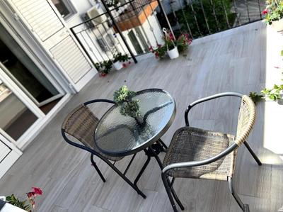 Florents 1-Bd Villa, free parking and garden
