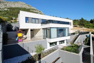 Luxury Villa Offering Calm Atmosphere