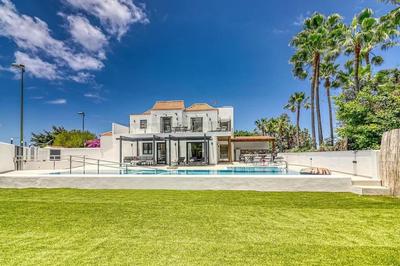 Casa de los Loros POOL MAINTENANCE