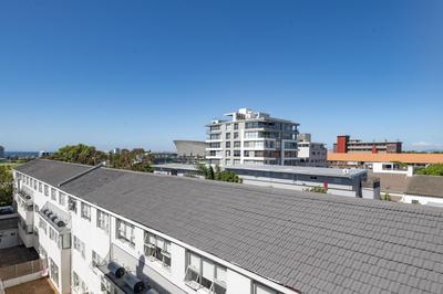 Penthouse Room with Shared Spaces in Metropole