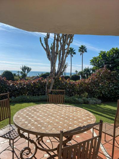 Afrodite Apartment - Frontline Beach