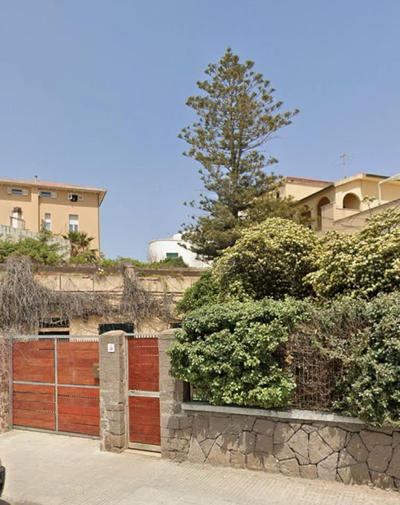 Nura's - Villa Adele