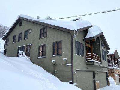 Walk to Ski Slopes Views Hot Tub PLA-1155 by KBM