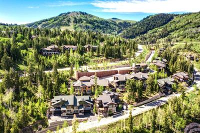 KBM Resorts: Panoramic Views Close to Silver Lake Private Hot Tub Elevator