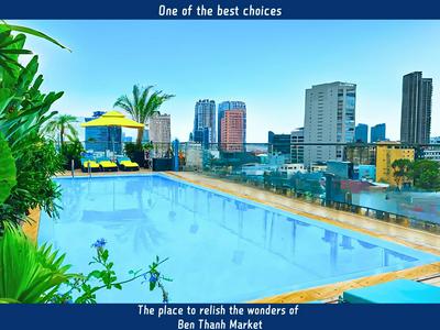 Happy Life Grand Hotel & Rooftop Skybar