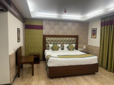 Hotel Luxury Residents - family friendly hotel, free shuttle