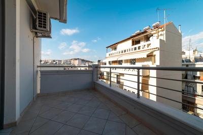 3BA next to metro and Athens city center with view