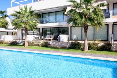 Two Bedroom Modern Apartment In Mar De Cristal