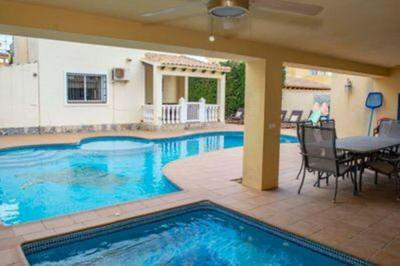4 Bedroom Family Villa with Private Pool in Villa Martin
