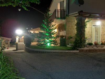 La Casa Sull'aia,AV