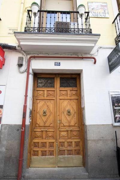 Style And Comfort in Opera-Puerta Del Sol