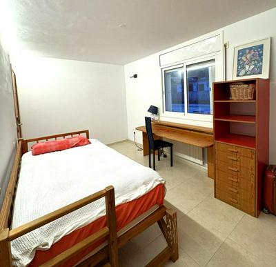 Hilda's Queen Room private bathroom