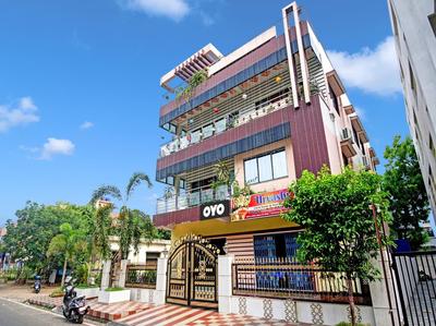 Super Hotel O Urvashi Guest House