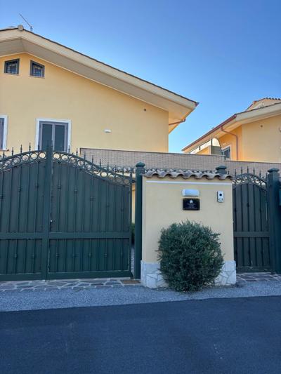 Carolas Luxury House