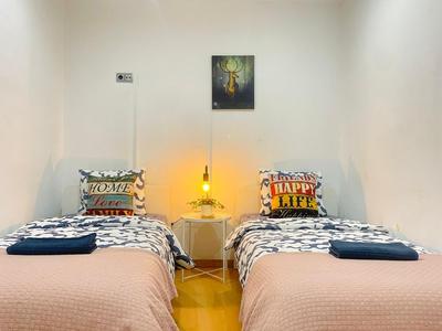 Manolitos G2 rooms to stay