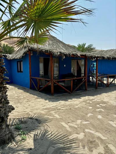 Bungalows frente al mar en playa Wakama