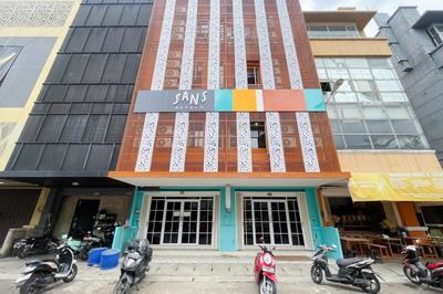 Sans Hotel Cengkareng