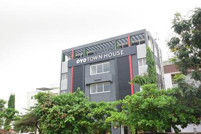 Super Townhouse Airport Road