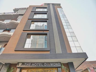 Super TOWNHOUSE THE HOTEL DIAMOND VASUNDHARA