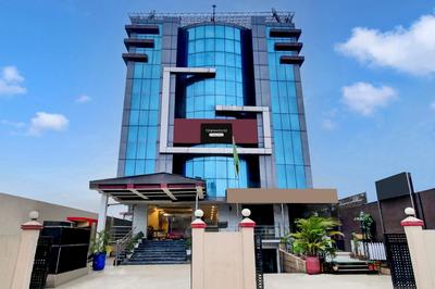 Townhouse Hatigaon Near Medicity Formerly Hotel Grand Majesty