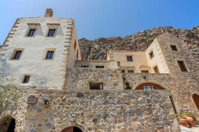 Pablito House-Seaview Monemvasia Nests