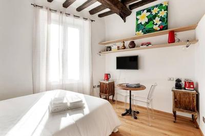 Just Urban Stays - Luminoso Attico nel Cuore di Milano - Duomo 10 min