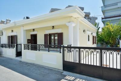 Chania Boutique Villa - steps from the beach