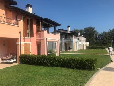 Residence The Dreamers with Pool and Garden