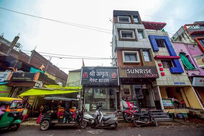 Kamari Hotels Vinayak