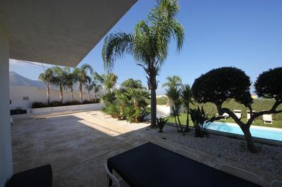 IRIS HOME Private Pool