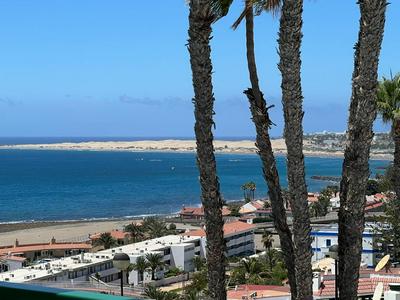 SEA VIEW 2BR TOPLOCTAION Heated pool 5 min to beach