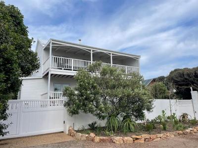 The Shore House, Cape Town, a newly built beach house with private pool in Scarborough