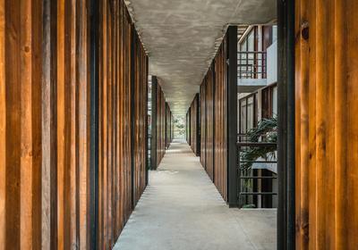 Quiet, Lux, Spacious and Comfy 2bd 2bth Condo,Private Pool, Wifi, AC, 24hr security