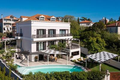 Stunning Villa Scorpaena with swimming pool