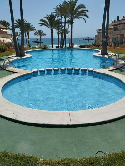Apartamento - Bajo en Primera Línea de Playa