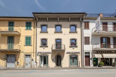 Casa Vacanze Maddalena - Palazzetto sul Lago - Diamante Blu