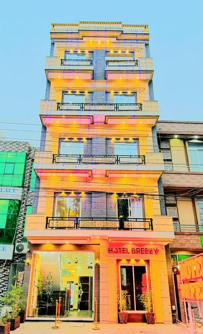 Go Room Breezy Hotel Lahore