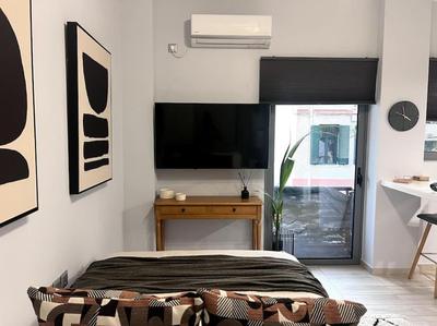 Piraeus Gem - Netflix, Nespresso and Style