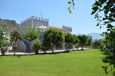 Nefeli Apartments