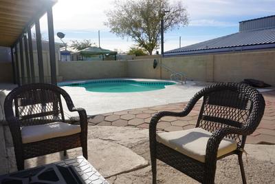 Chic 1 bedroom quiet and private side apt No shared area
