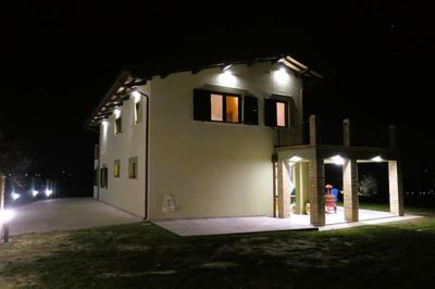 Characteristic restored farmhouse with 360 degree views