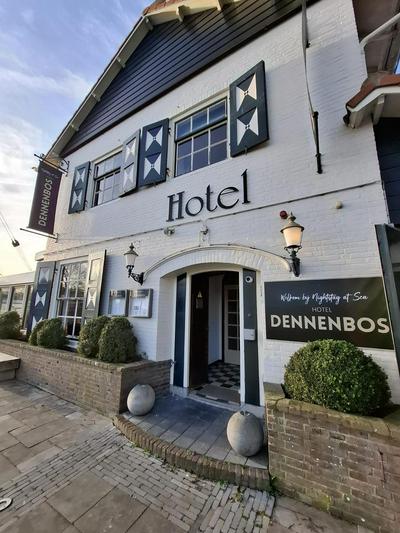 Strandhotel Dennenbos