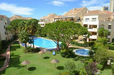 Cosy beach side apartment overlooking the pool