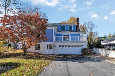 Waterfront Retreat with Private Dock and Fire Pit, Sleeps 8, Outdoor Dining, Spa-Style Primary, Gourmet Kitchen with Dual Dishwashers, Gas Fireplace, River