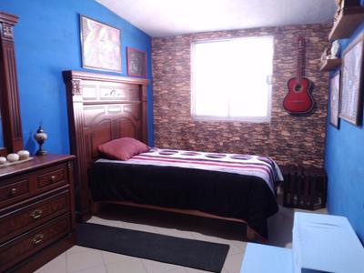 Cómoda habitación para descanso, La casa del artista