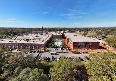 Chic Industrial Vibes 2BR 2BA